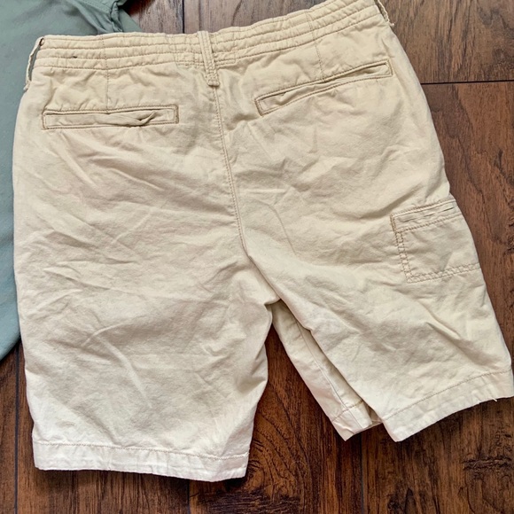 EUC Hollister light khaki classic fit shorts. - Picture 2 of 3